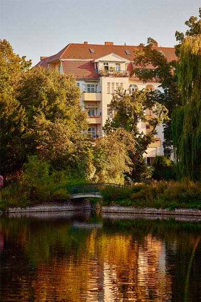 Parkstraße mit Berliner Altbaucharme. 